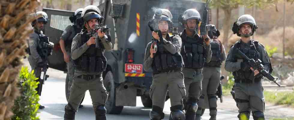 Israelische Truppen toeten 3 palaestinensische bewaffnete Maenner bei einem Zusammenstoss