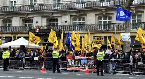 Khalistan Pro Khalistan Demonstranten haben sich vor dem India House in London
