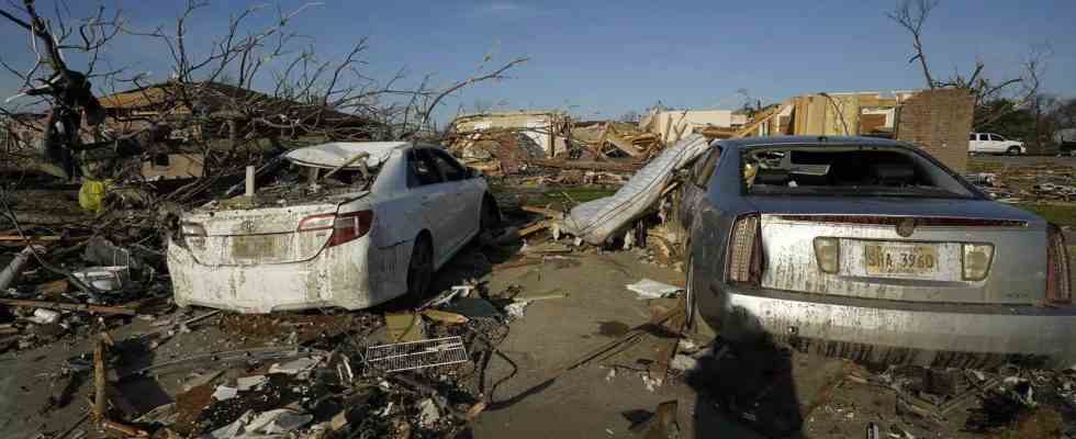 Mississippi USA Beaengstigende Erholung im tornadoverwuesteten Mississippi im Gange