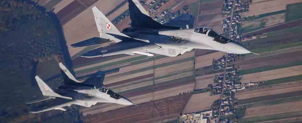 Nato Polen ist erstes Nato Mitglied das der Ukraine Kampfflugzeuge liefert