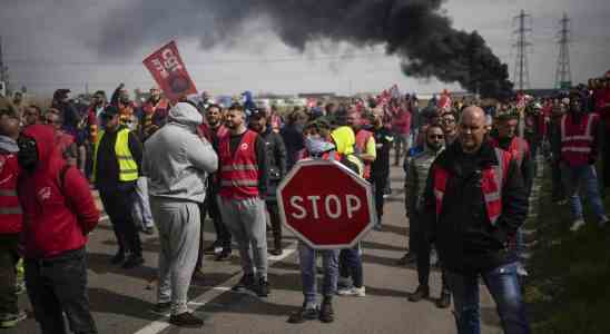 Neue gewalttaetige Auseinandersetzungen erschuettern Frankreich bei Wasserprotesten