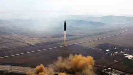 Nordkorea feuert zwei ballistische Raketen ab – Seoul — World