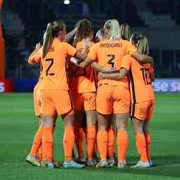 Orange Frauen trainieren im Vorfeld der WM gegen EM Finalist Deutschland
