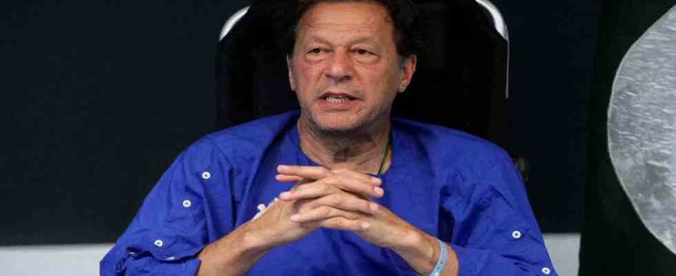 Pakistans gestuerzter Premierminister Imran Khan entzieht sich erneut einer Gerichtsverhandlung