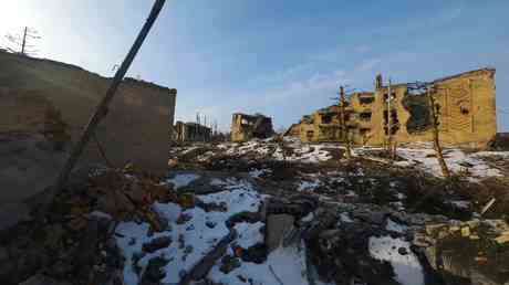 Pentagon Chef stuft Bedeutung der belagerten Donbass Stadt herab — World