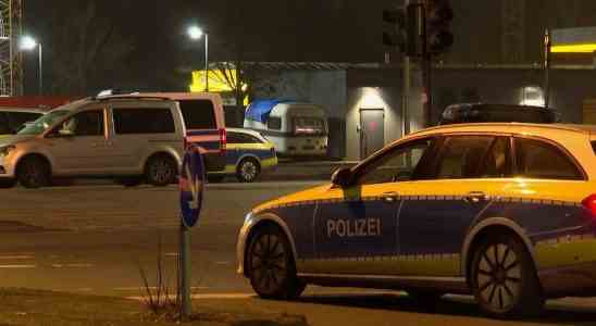 Polizei erhielt Hinweise auf Schuetzen in Hamburg entfernte seine Waffe