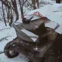 Videos Die Ukraine setzt jetzt auch Kamikaze Fahrzeuge gegen Russen