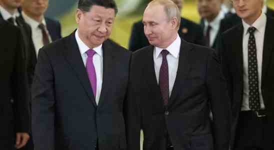 Xi Jinping trifft sich mit Wladimir Putin um den isolierten