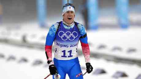 Le biathlete russe decroche sa toute premiere medaille en poursuite