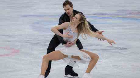 Les danseurs sur glace russes patinent vers largent a Pekin