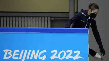 Valieva sentraine a Pekin alors que le dopage fait rage