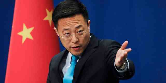 Sur cette photo d'archive prise le lundi 24 février 2020, le porte-parole du ministère chinois des Affaires étrangères Zhao Lijian s'exprime lors d'un briefing quotidien au bureau du ministère des Affaires étrangères à Pékin. 