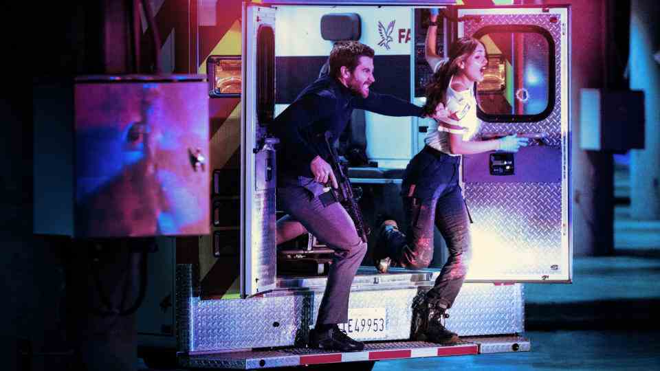 Jake Gyllenhaal et Eiza Gonzalez dans Ambulance.  (Universel)
