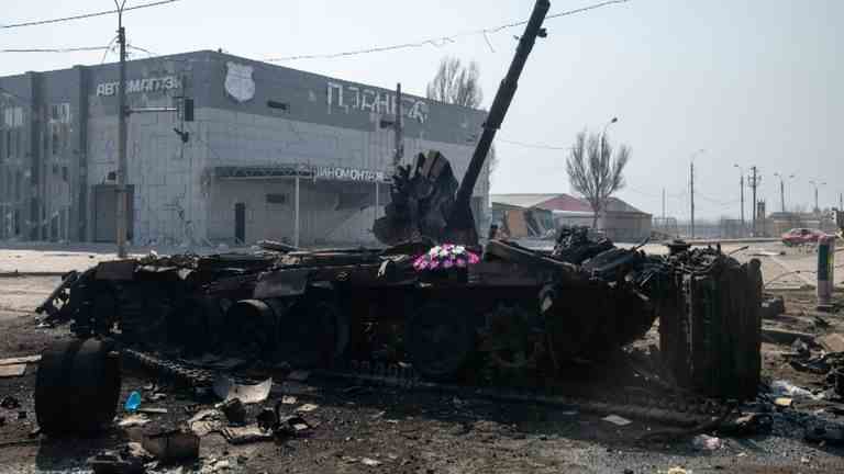 Un char détruit à Marioupol.  Image: Maximilien Clarke