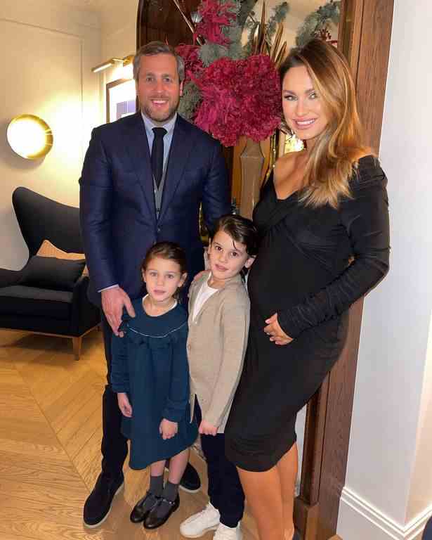 Sam a déménagé à Surrey en 2020 avec son partenaire Paul et leurs deux enfants