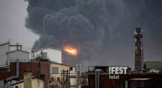 Guerre dUkraine des explosions entendues alors que des roquettes frappent