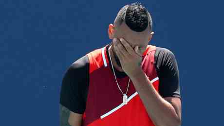 Le sauvage du tennis Kyrgios seffondre contre un arbitre horrible