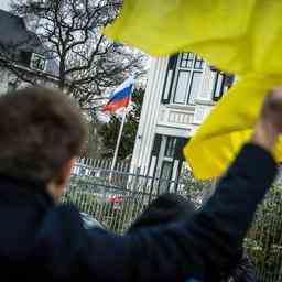 Les Pays Bas expulsent 17 diplomates russes qui seraient des espions