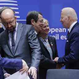 Les dirigeants mondiaux sengagent a soutenir lUkraine lUE obtient plus