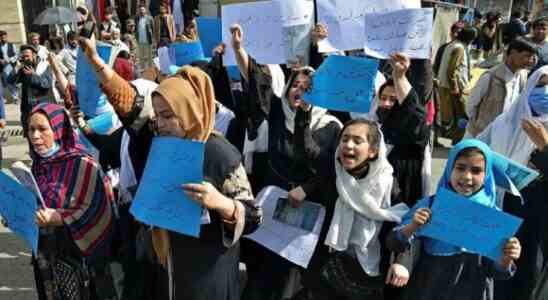 Manifestations a lechelle nationale alors que les ecoles de filles