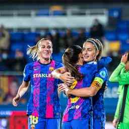 Match feminin Barcelone Real dans un Camp Nou a guichets fermes