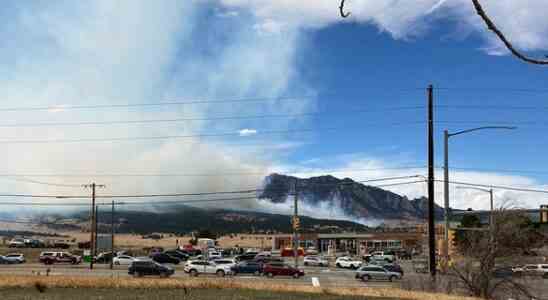 Un incendie de foret dans le Colorado force levacuation de