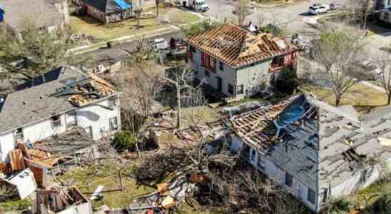 Une tornade frappe la Nouvelle Orleans causant des degats des pannes