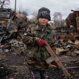 Bombardement dans toute lUkraine les Russes tentent denvahir Kherson