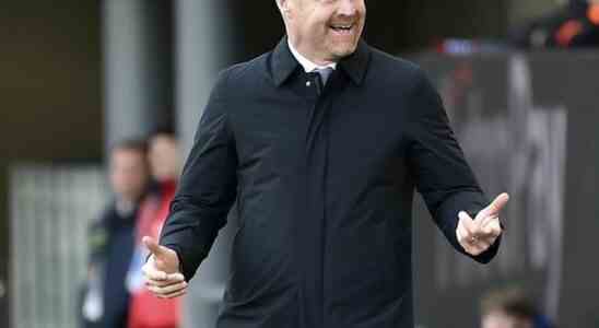 Burnley licencie Dyche dans une tentative tardive deviter la relegation