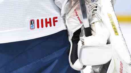 La Russie depouillee du championnat du monde de hockey sur