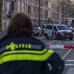 La police dAmsterdam arrete dix membres de sa famille pour