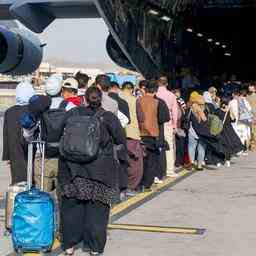Le ministere utilise des etudiants pour evacuer des interpretes dAfghanistan