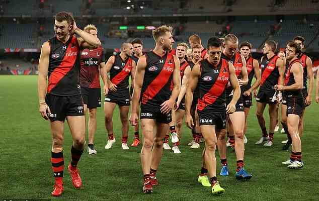 Les Essendon maladroits sont qualifies dequipe la