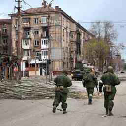Les troupes ukrainiennes continuent de defendre Marioupol malgre lultimatum