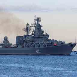 Un navire de guerre russe evacue apres un incendie lUkraine