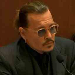 Videos Details extremes dans le proces de Johnny Depp