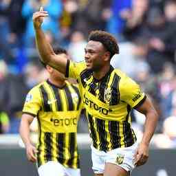 Vitesse bat Cambuur battu Heerenveen remporte le Derby du Nord