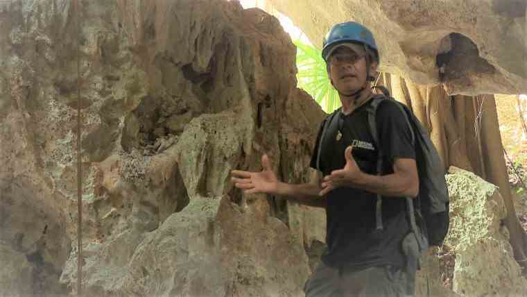 Raúl Padilla, écologiste et guide touristique, au complexe de grottes Garra del Jaguar près de Playa del Carmen, Quintana Roo.