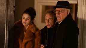 Selena Gomez, Martin Short et Steve Martin sur le tournage de la série Hulu Only Murders in the Building.