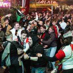 Feyenoord pas honore a Coolsingel lors de la victoire de