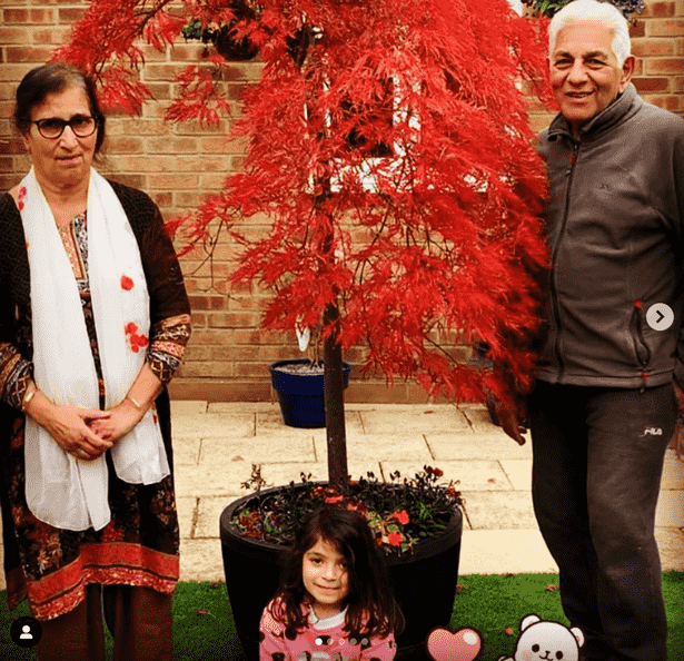 La femme de Sid Siddiqui, Nasreen, et sa petite-fille Amelia ne sont pas apparues dans l'émission