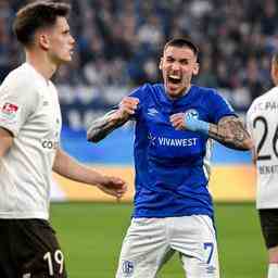 Schalke 04 revient en Bundesliga un an apres sa relegation