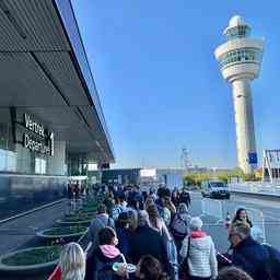 Schiphol sattend a un peu moins de voyageurs le week end