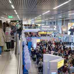 Schiphol veut eviter un nouveau chaos avec des salaires plus