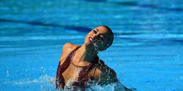 Anita Alvarez, des États-Unis, se produit lors de la ronde préliminaire féminine en solo aux Championnats du monde de la FINA à Budapest, en Hongrie.