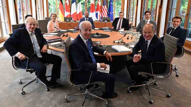 Les dirigeants du groupe G7 au château bavarois d'Elmau près de Garmis