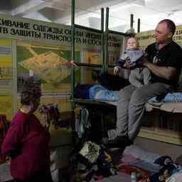 Des centaines de civils de Severodonetsk sabritent dans une usine