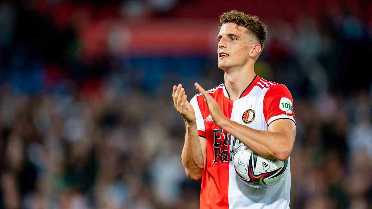 Guus Til a fait 49 apparitions pour Feyenoord la saison dernière, marquant 21 fois.