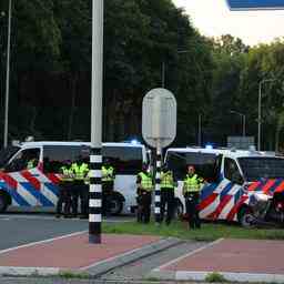 La police ferme lacces a Apeldoorn pour une action de