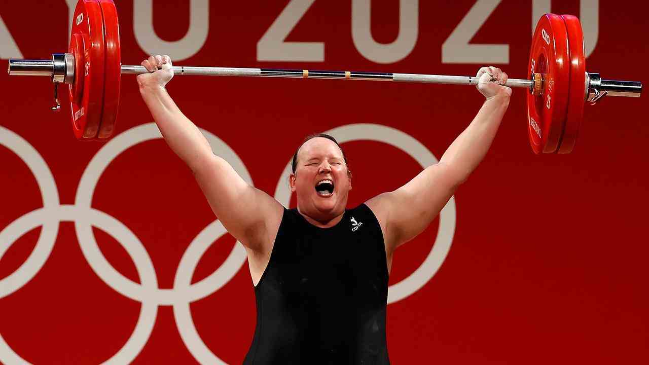 L'haltérophile néo-zélandaise Laurel Hubbard est devenue la première athlète transgenre à participer aux Jeux olympiques l'année dernière.